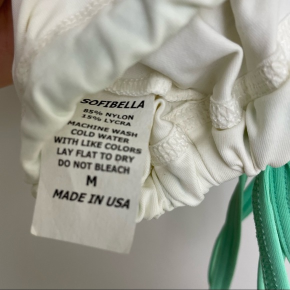 NWT Sofibella White & Green Racerback Tank Top Built In Bra Size Medium. - Picture 3 of 4